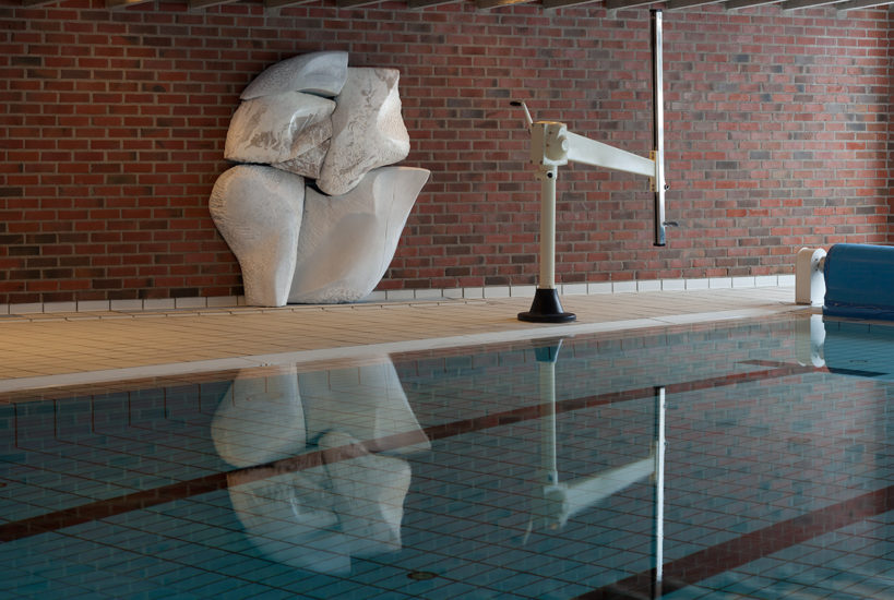 <em>(Uten tittel) svømmehallen til Skådalen skole for hørselshemmede</em>, Inger Sitter. Photographer: Werner Zellien