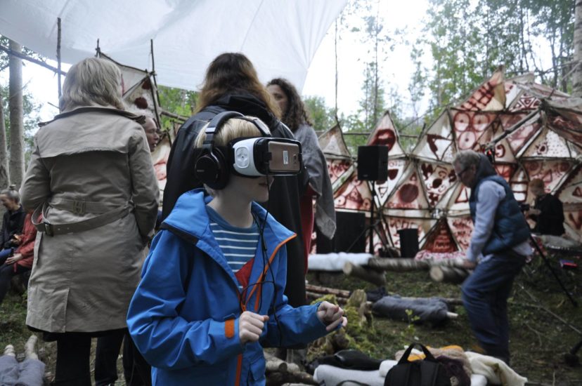 <em>Vågestykke #1 Luftballett</em>, Utopia-jubileet med visning av VR-filmen Utopia Diorama. Photographer: Pål Hoff