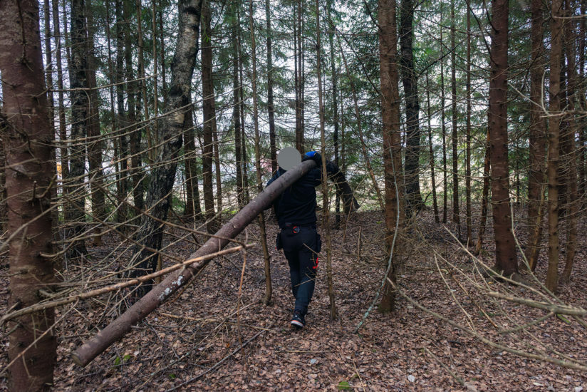 <em>Workshop</em>, Vougas har sammen med innsatte og ansatte i fengslet, og Rud videregående skole bygget verket Flukthus / Báhtarangoahti. Vougas lea ovttasbargan giddagasain ja virggesain giddagasas, ja Rud joatkkaskuvlla olggobealde oahppiin ráhkadan dáiddadaga Báhtarangoahti / Flukthus. Photographer: Thomas Tveter